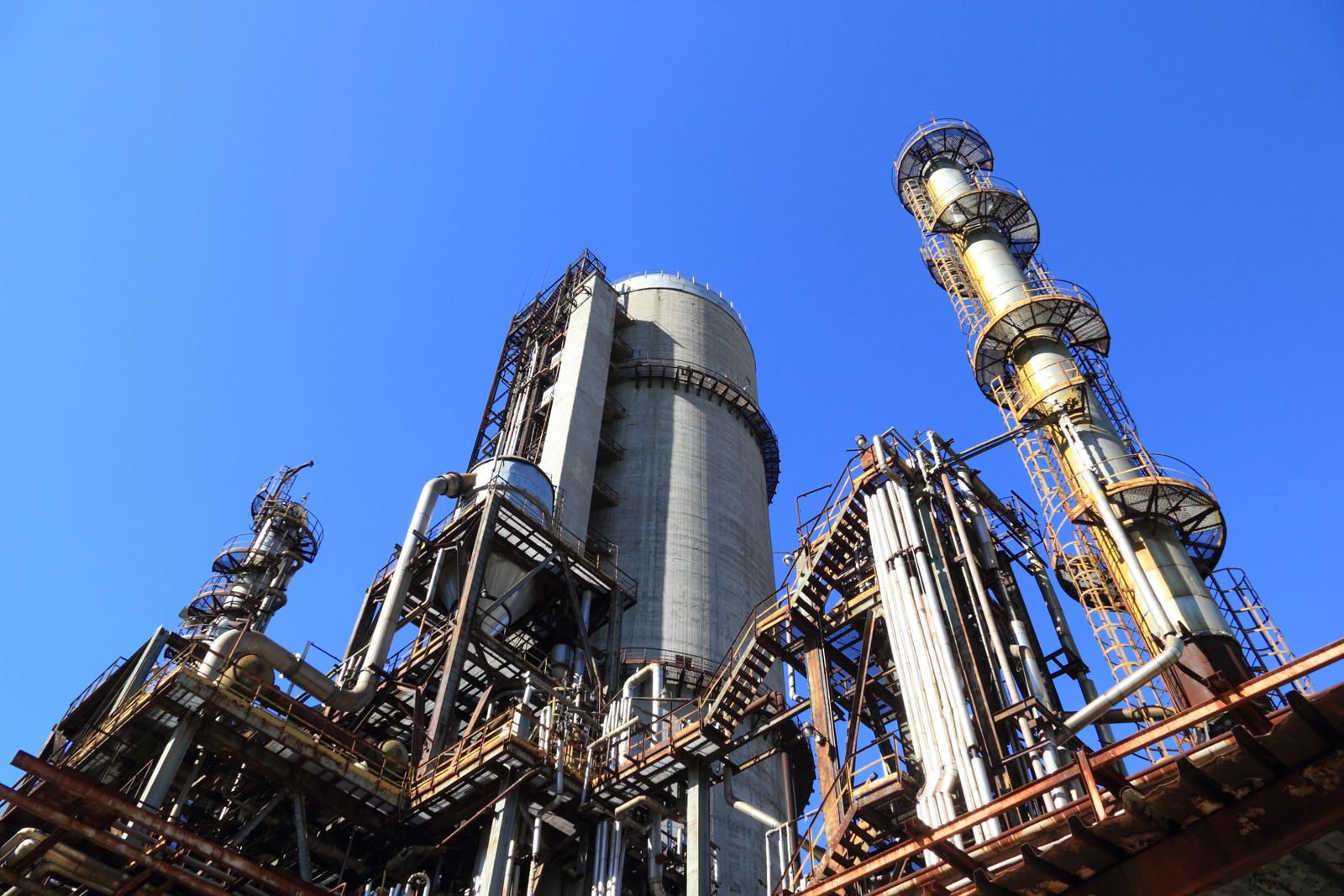 Oil waste disposal and industrial tank site served by American Vacuum near Morgan City, LA